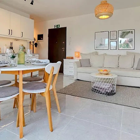 Luxus Nur 300 Meter Zum Strand Mit Pool, Liegen, Grill, Privatparkplatz Novigrad Istria