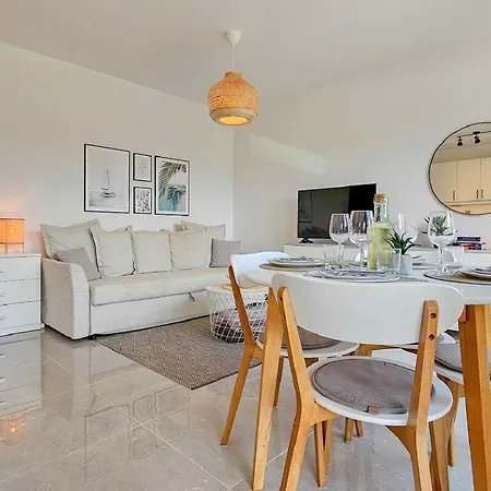 Luxus Nur 300 Meter Zum Strand Mit Pool, Liegen, Grill, Privatparkplatz Apartamento