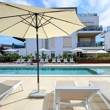 Apartamento Luxus Nur 300 Meter Zum Strand Mit Pool, Liegen, Grill, Privatparkplatz Novigrad Istria